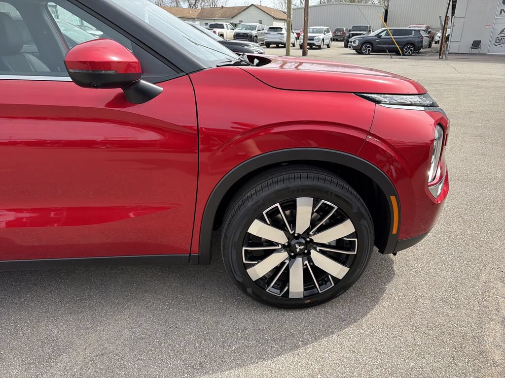 New 2026 Mitsubishi Outlander SE AWD/4WD image 2