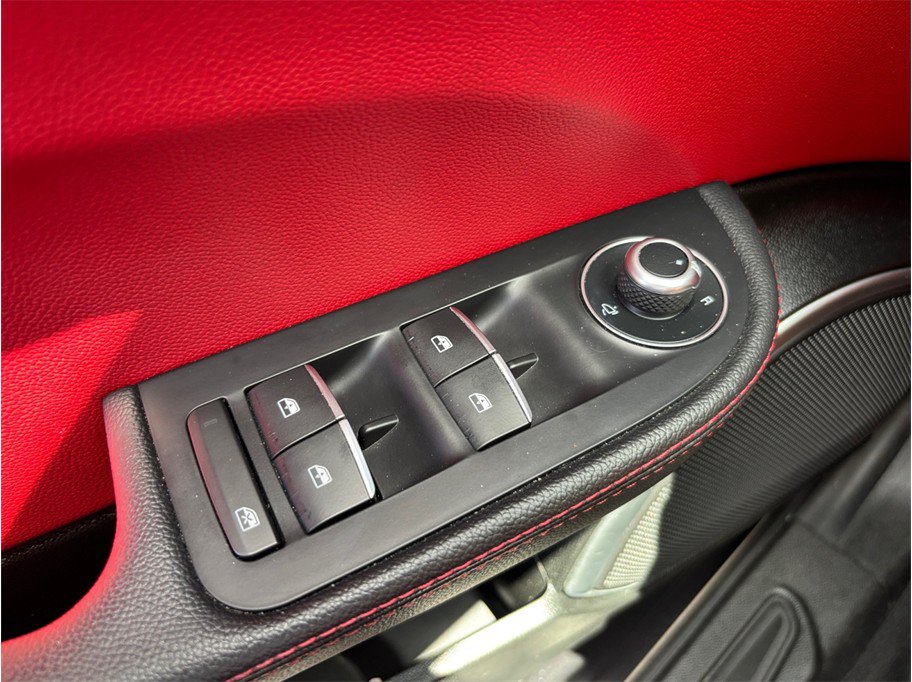 Used 2021 Alfa Romeo Giulia Sprint w/ Sun & Sound Package RWD image 21