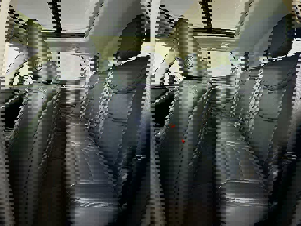 Used 2017 Cadillac XT5 Luxury w/ Driver Awareness Package AWD/4WD image 14