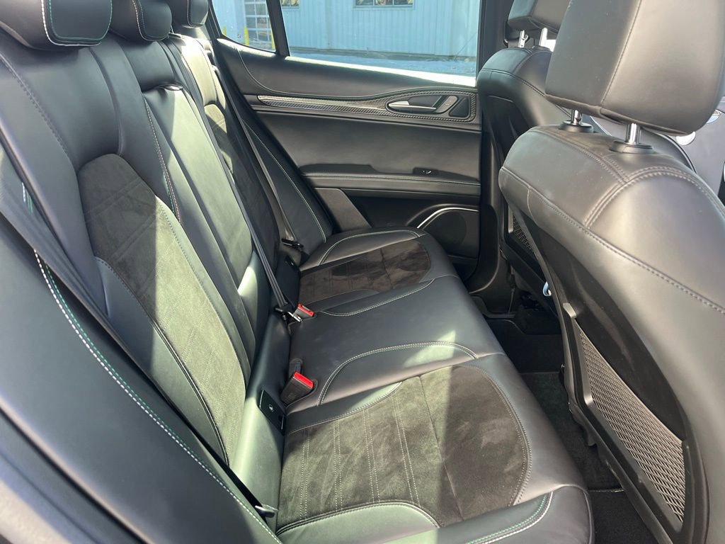 Used 2020 Alfa Romeo Stelvio Quadrifoglio image 9