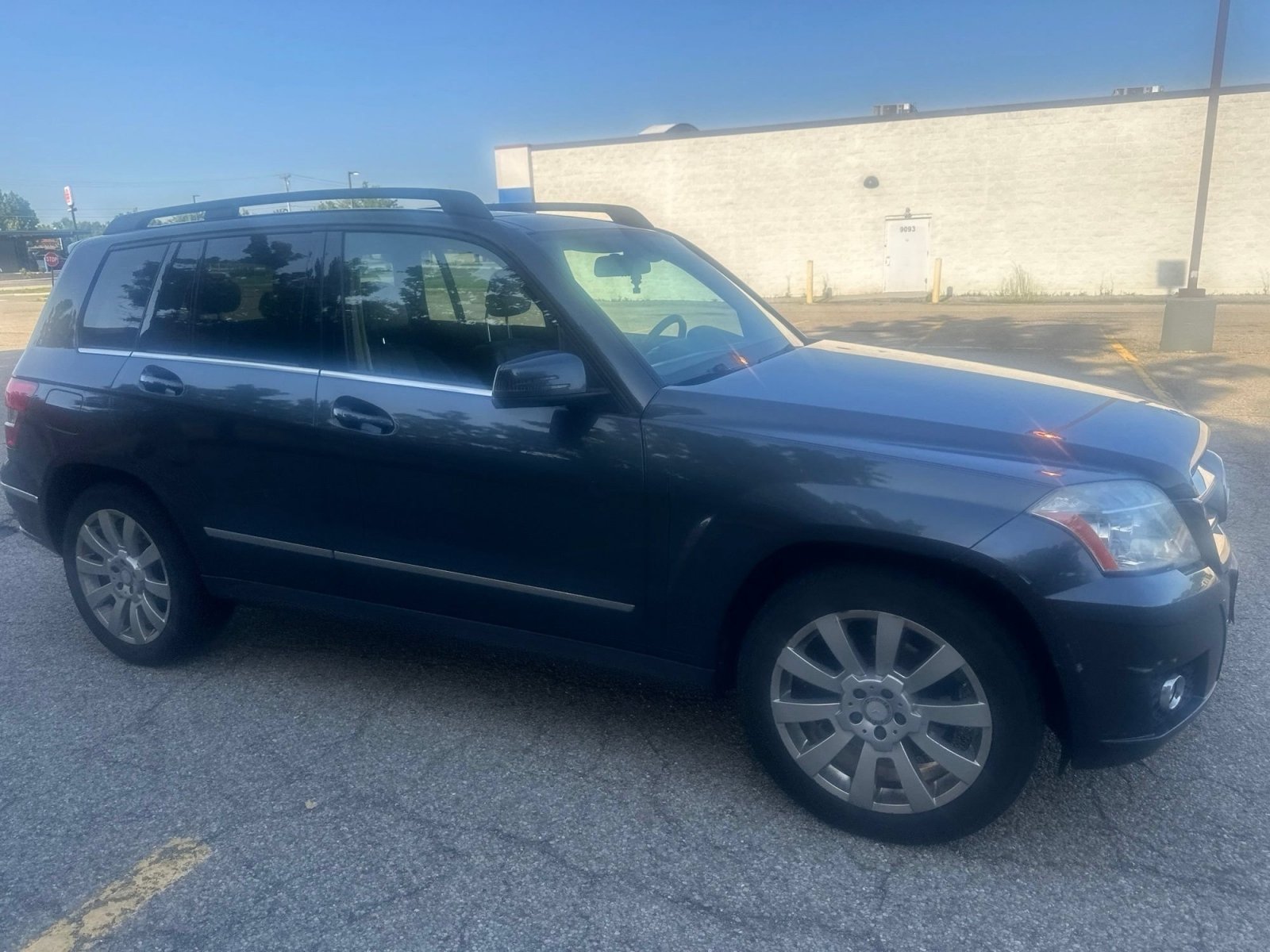 Used 2011 Mercedes-Benz GLK 350 4MATIC image 14