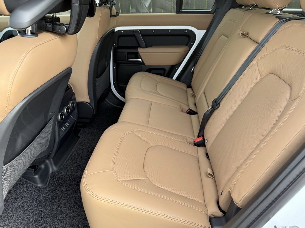 New 2026 Land Rover Defender 110 S image 33