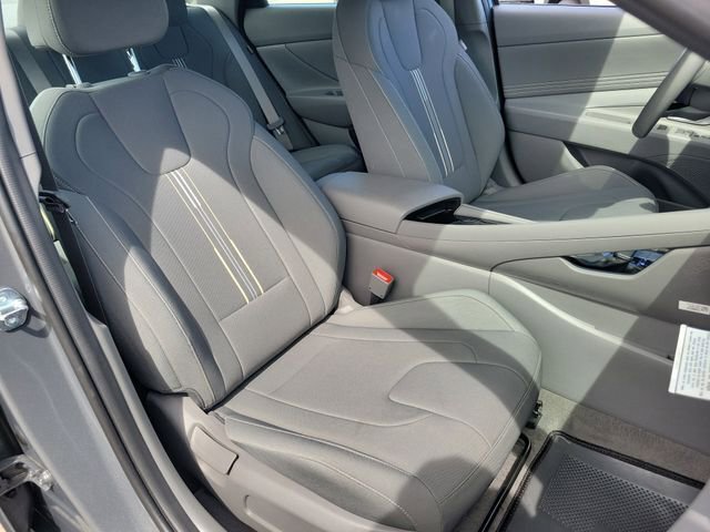 Certified 2025 Hyundai Elantra SEL image 18