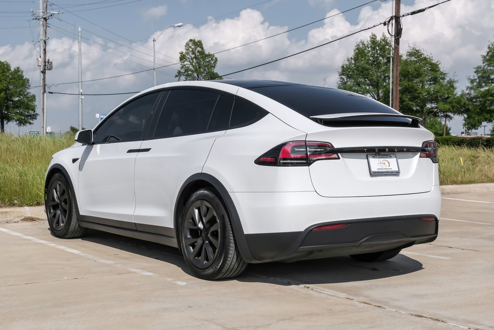 Used 2024 Tesla Model X AWD/4WD image 11
