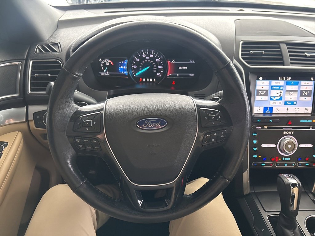 Used 2017 Ford Explorer Limited image 10