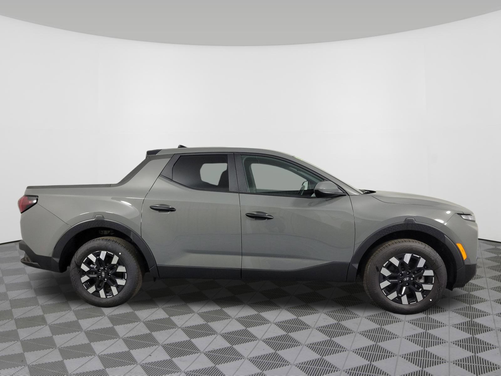 New 2025 Hyundai Santa Cruz SE image 2