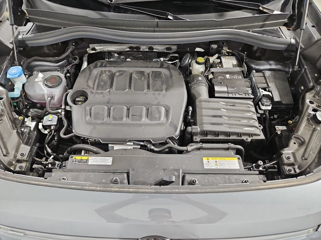 Certified 2025 Volkswagen Tiguan SE R-Line AWD/4WD image 24