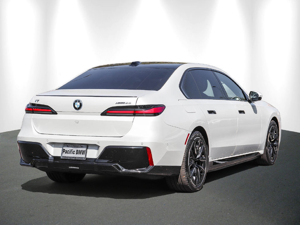 Certified 2023 BMW i7 xDrive60 AWD/4WD image 6