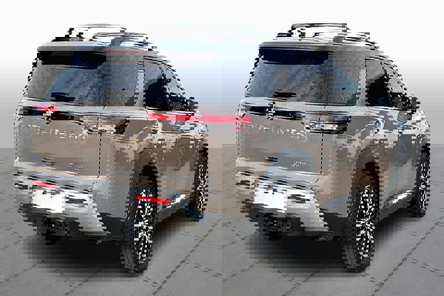 Used 2024 Nissan Pathfinder Platinum w/ Cargo Package image 13