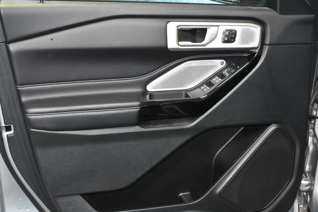 Used 2023 Ford Explorer ST w/ Equipment Group 401A image 4