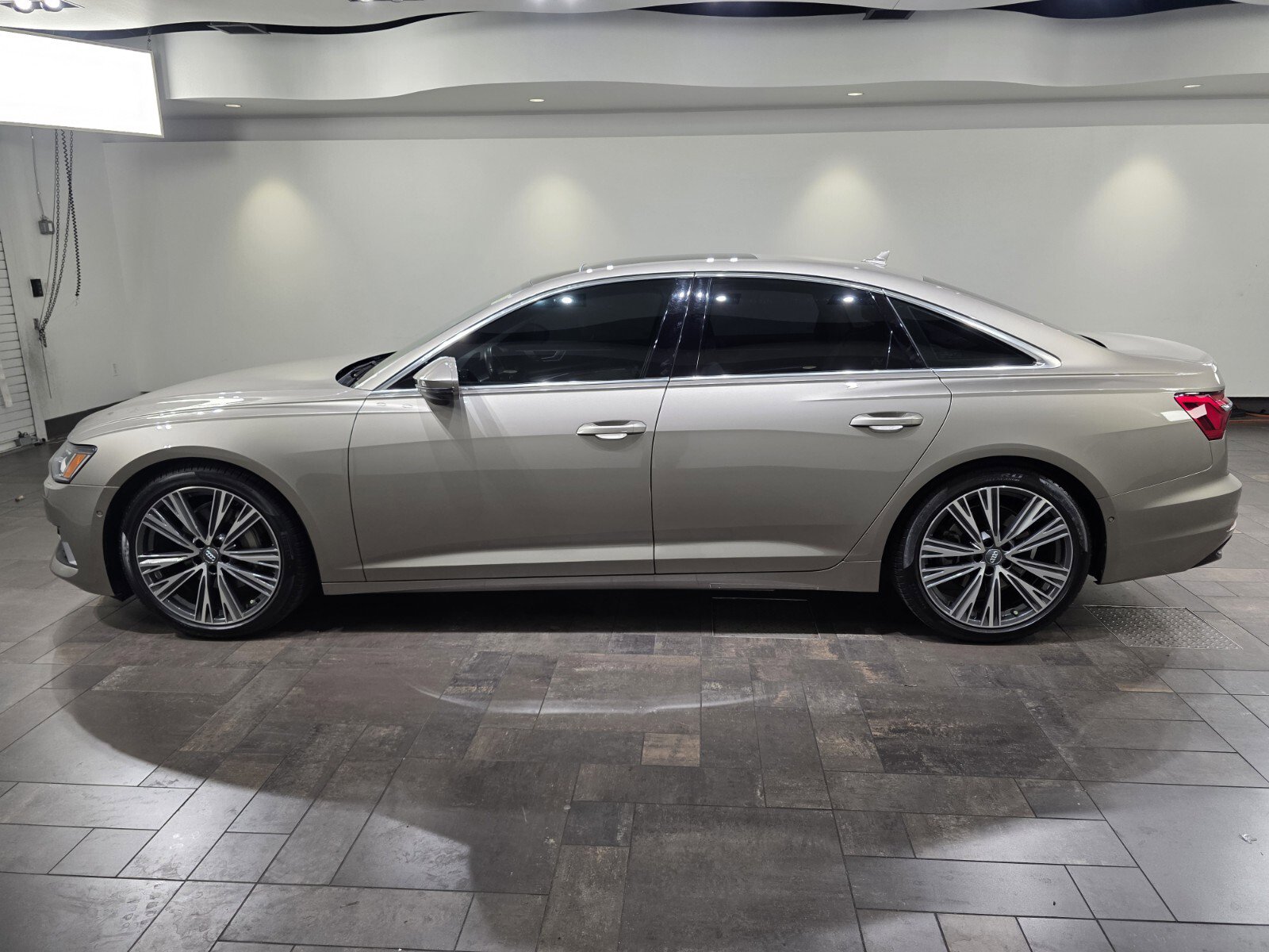 Used 2020 Audi A6 2.0T Premium Plus w/ Premium Plus Package AWD/4WD image 3