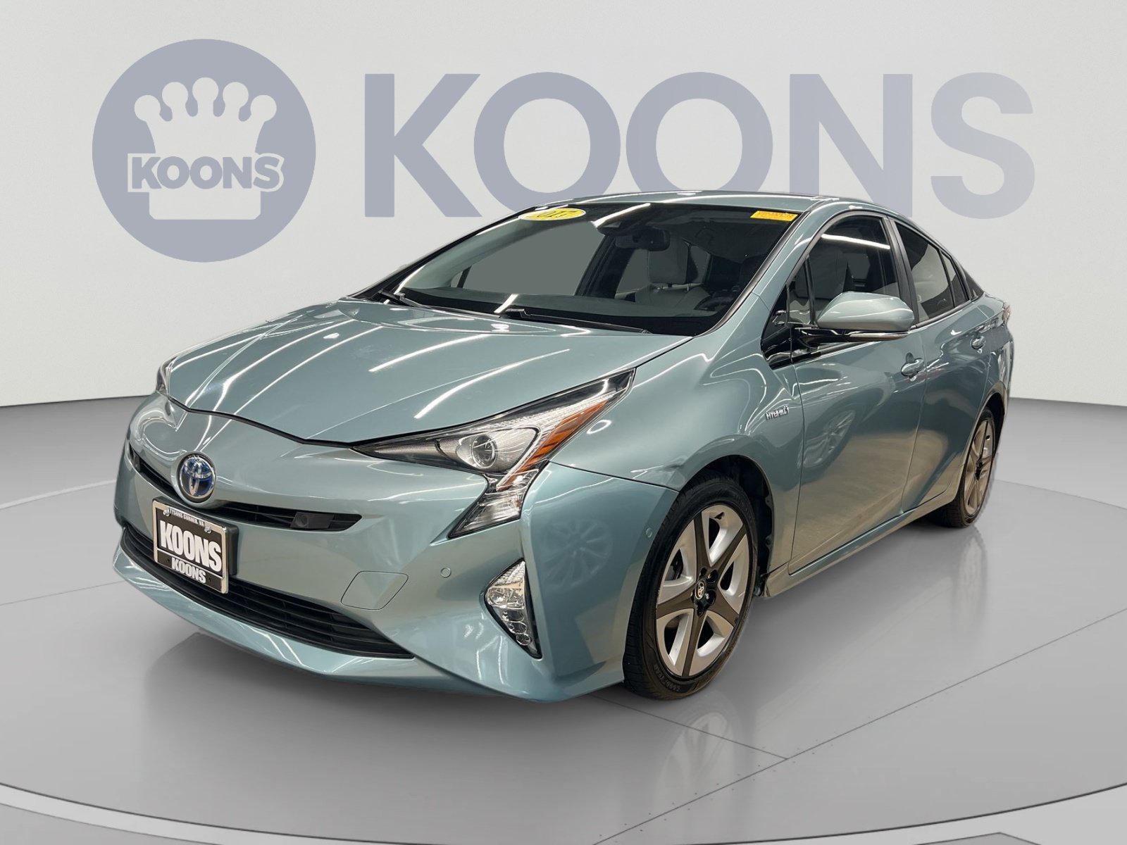 Used 2017 Toyota Prius Four Touring w/ Premium Convenience Package FWD image 1