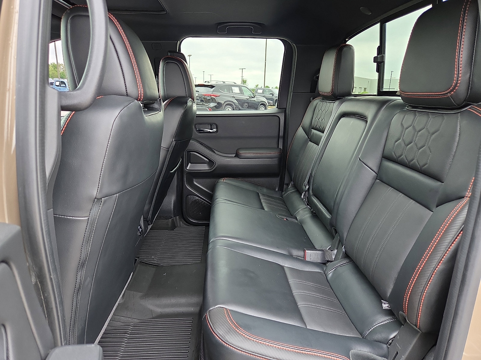 Used 2023 Nissan Frontier PRO-4X w/ Pro-4X Premium Package AWD/4WD image 10