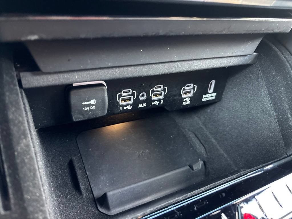 Used 2022 Jeep Grand Wagoneer Series III w/ Rear Seat Video Group 1 AWD/4WD image 53