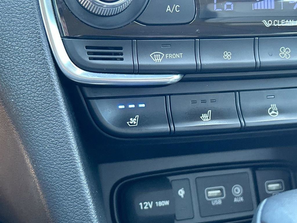 Used 2020 Hyundai Santa Fe Limited image 30