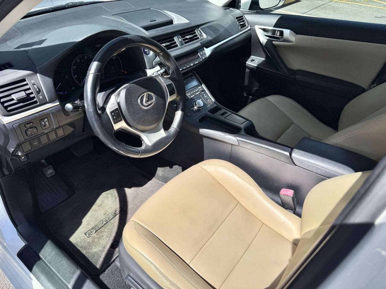 Used 2012 Lexus CT 200h Premium FWD image 8