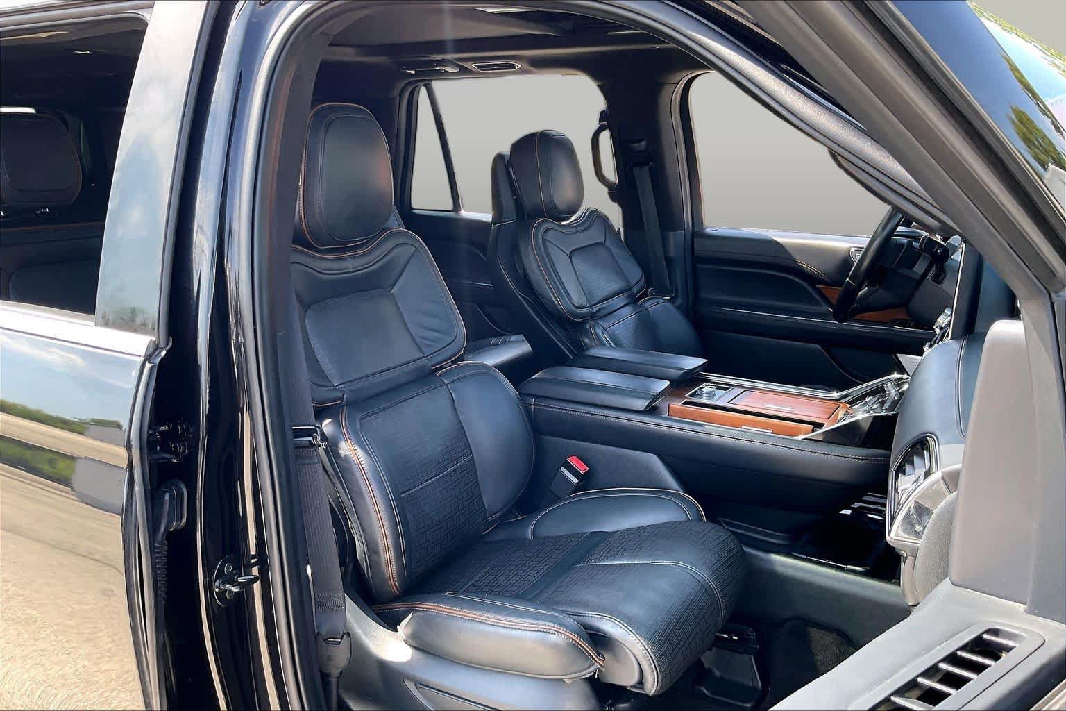 Used 2022 Lincoln Navigator L Black Label AWD/4WD image 9