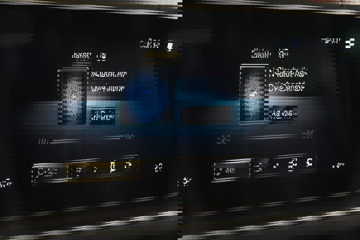 Used 2022 Mercedes-Benz GLE 53 AMG 4MATIC w/ 3rd Row Seat Package image 41