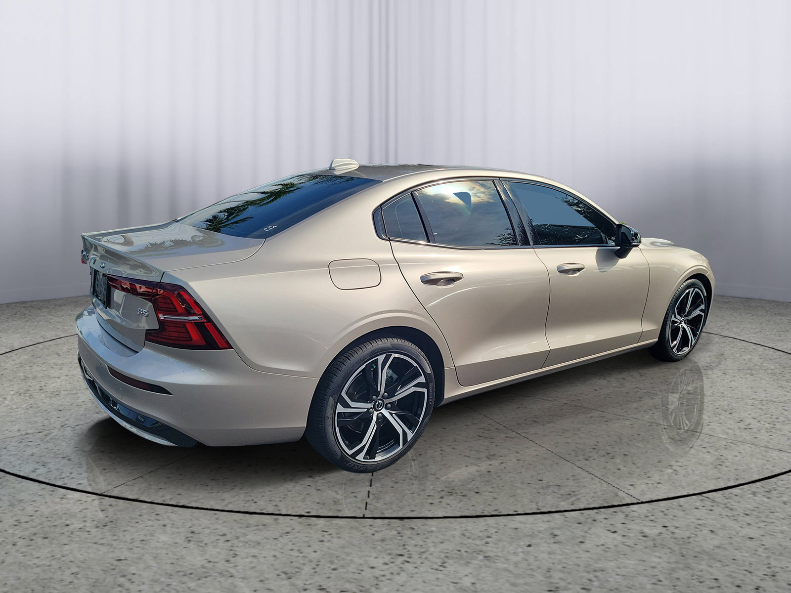Used 2024 Volvo S60 B5 Core FWD image 2