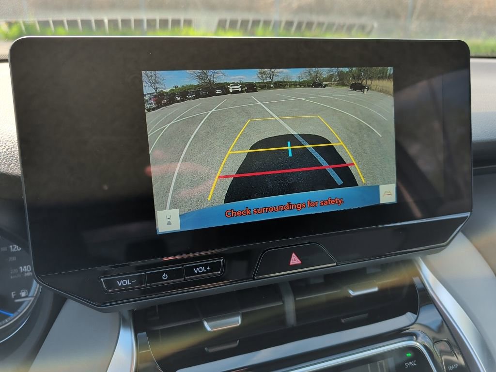 Certified 2023 Toyota Venza XLE AWD/4WD image 19