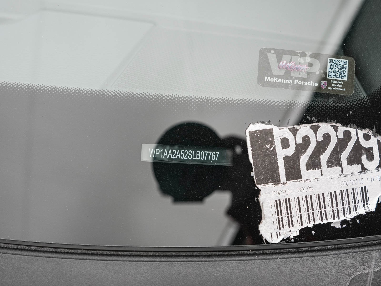 Certified 2025 Porsche Macan image 32