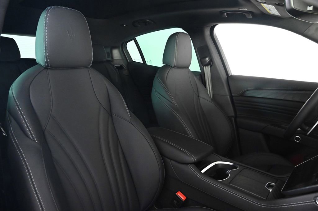 New 2025 Maserati Grecale GT image 15