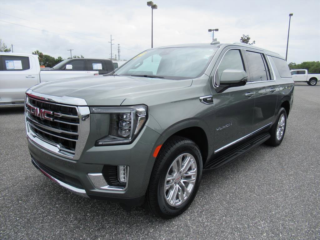 Used 2024 GMC Yukon XL SLT w/ SLT Premium Package image 3