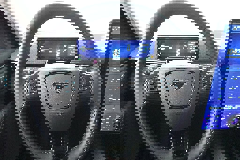 Certified 2025 Ford Mustang Mach-E Premium image 14