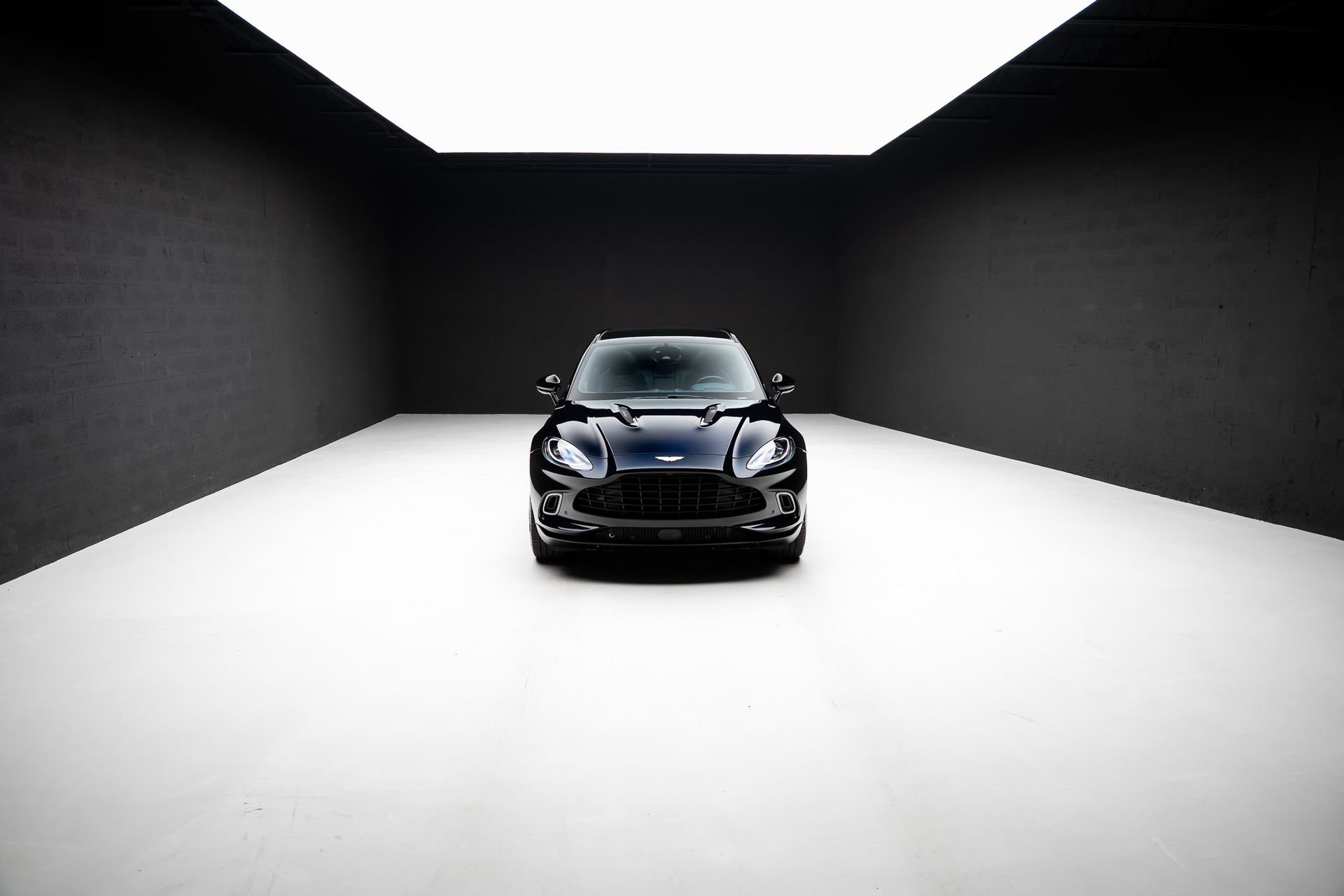 Used 2021 Aston Martin DBX AWD/4WD image 82