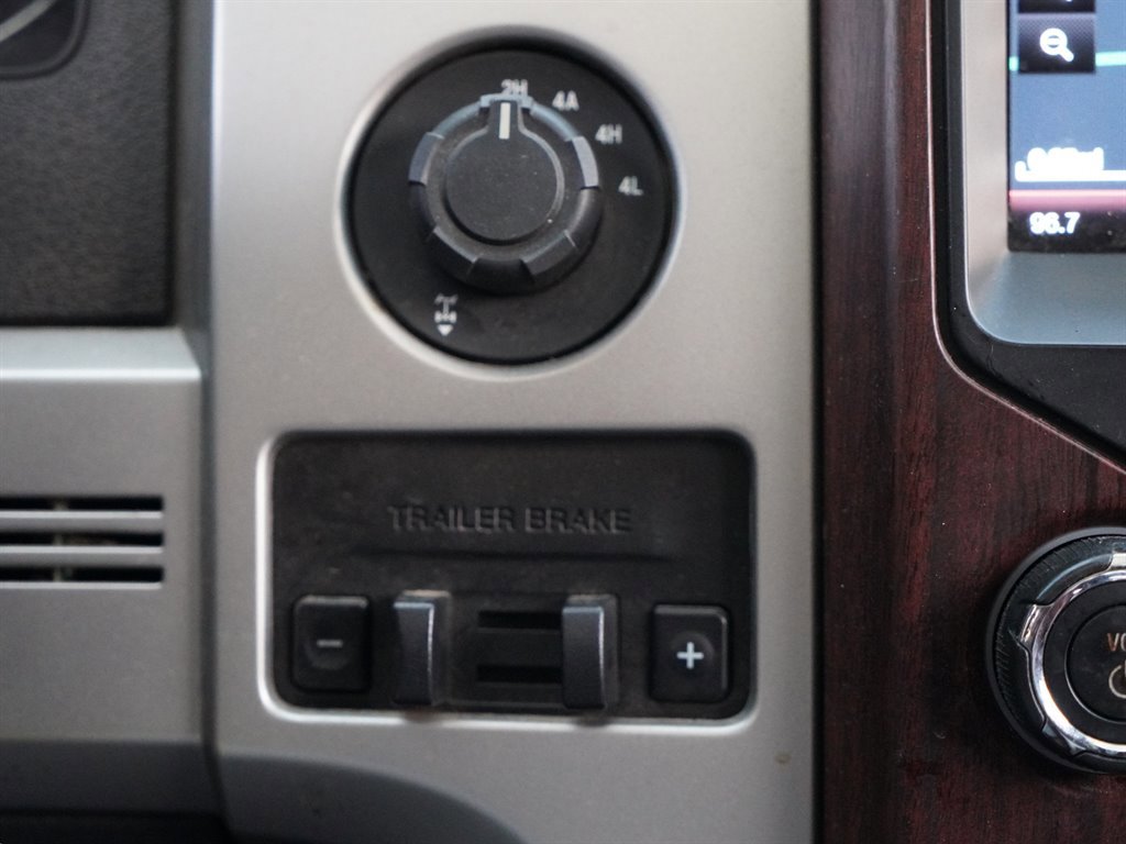 Used 2013 Ford F150 King Ranch w/ King Ranch Luxury Pkg image 31