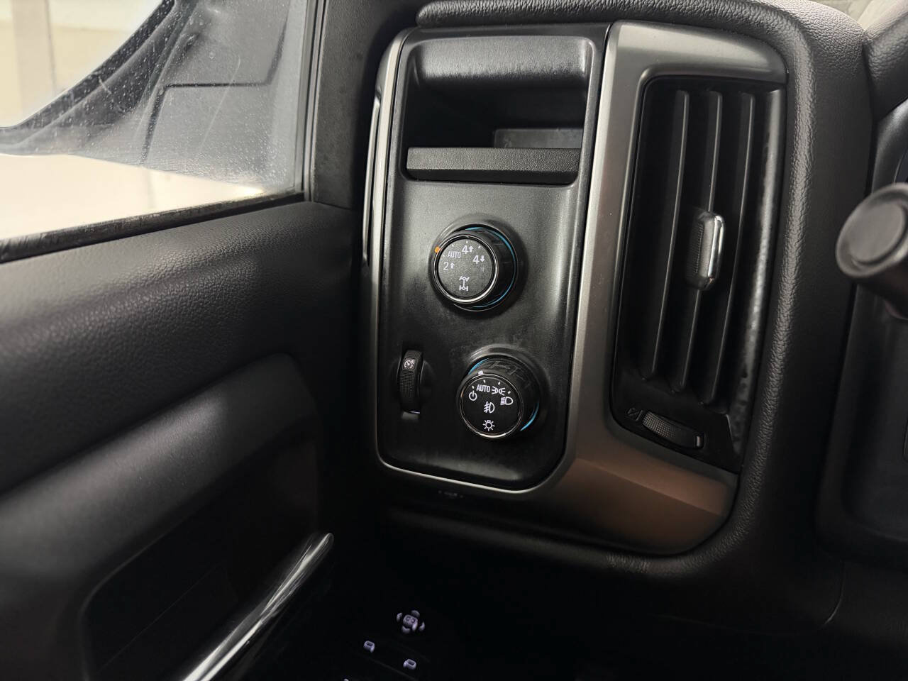 Used 2015 Chevrolet Silverado 1500 LT w/ Rally 2 Edition AWD/4WD image 28