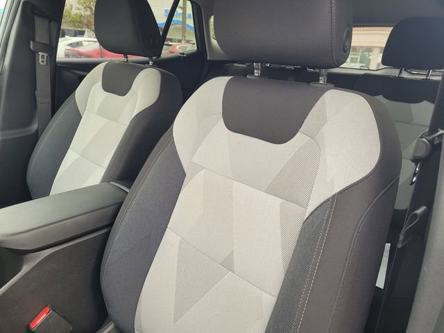 Used 2025 Chevrolet Trax LS w/ Driver Confidence Package image 11