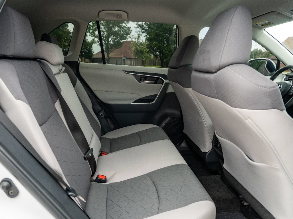Used 2024 Toyota RAV4 XLE AWD/4WD image 16