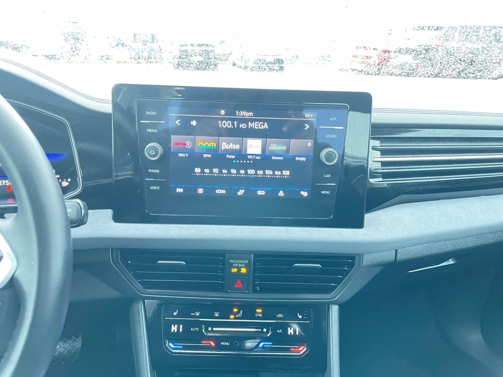 Used 2025 Volkswagen Jetta SE image 18