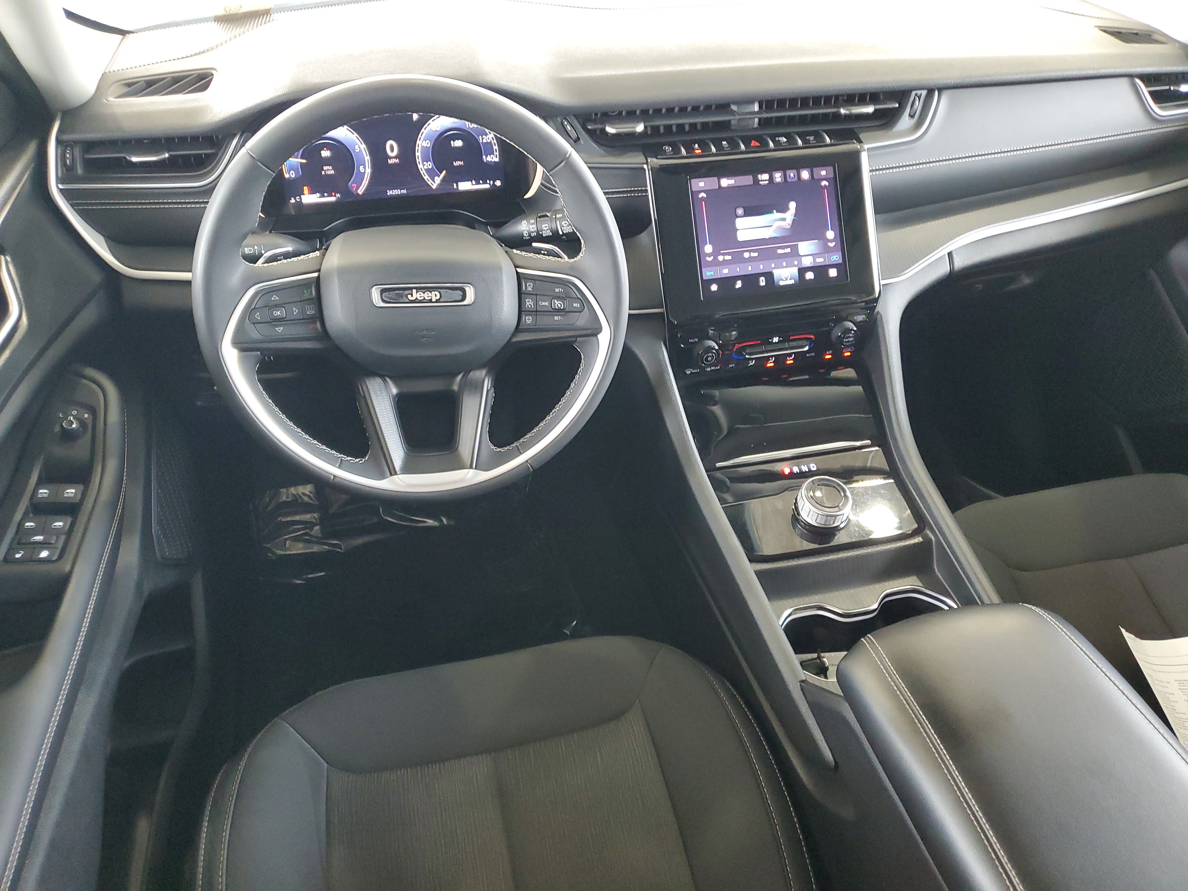 Certified 2023 Jeep Grand Cherokee Laredo w/ Trailer Tow Prep Group (B) AWD/4WD image 12
