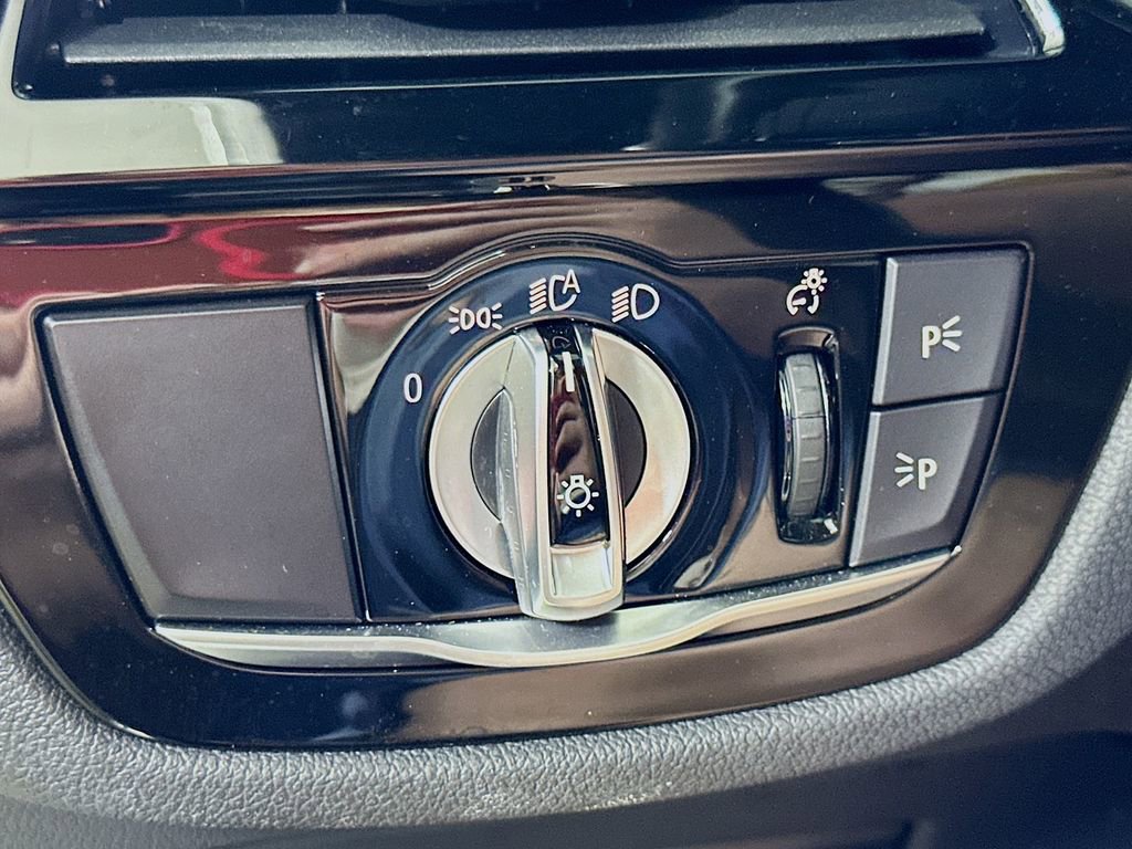 Used 2023 BMW 540i w/ Premium Package image 21