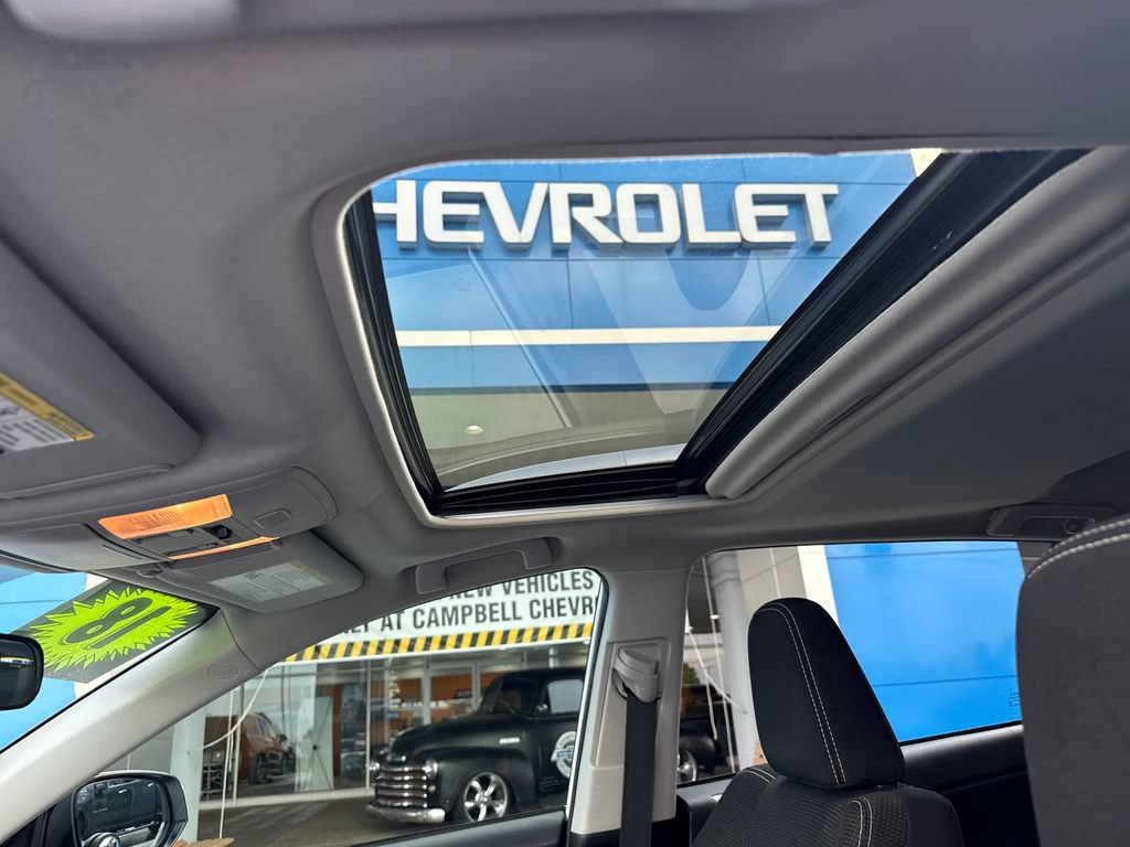 Used 2018 Toyota RAV4 XLE FWD image 33