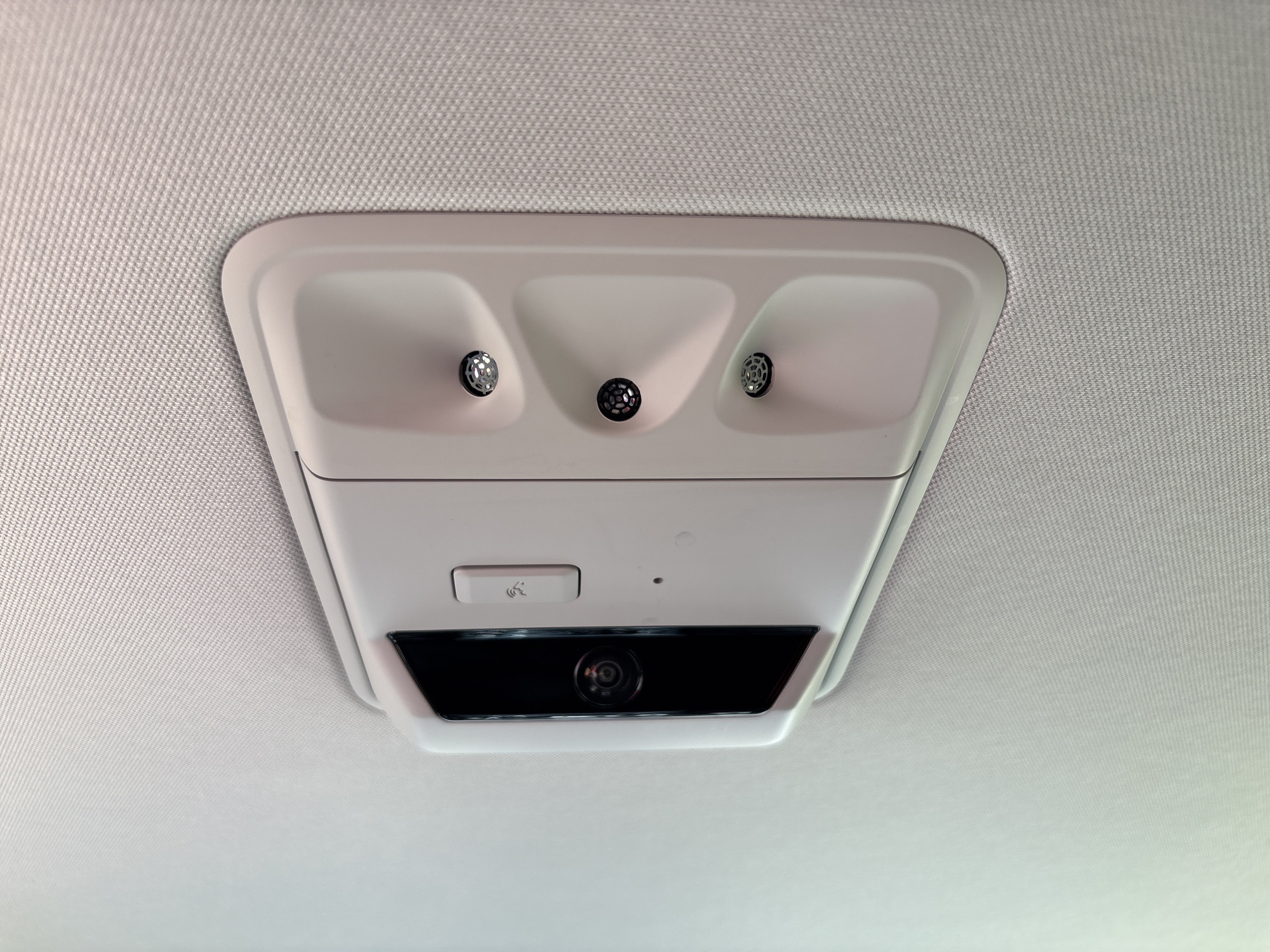 Used 2024 Kia Carnival EX FWD image 19