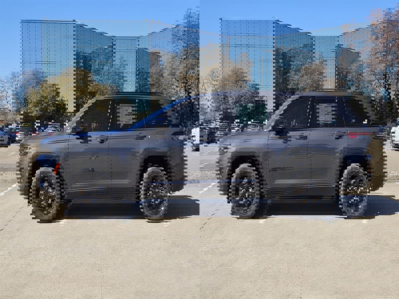 New 2025 Jeep Grand Cherokee Altitude image 3