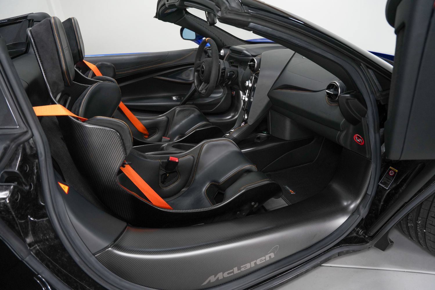Used 2022 McLaren 765LT RWD image 2