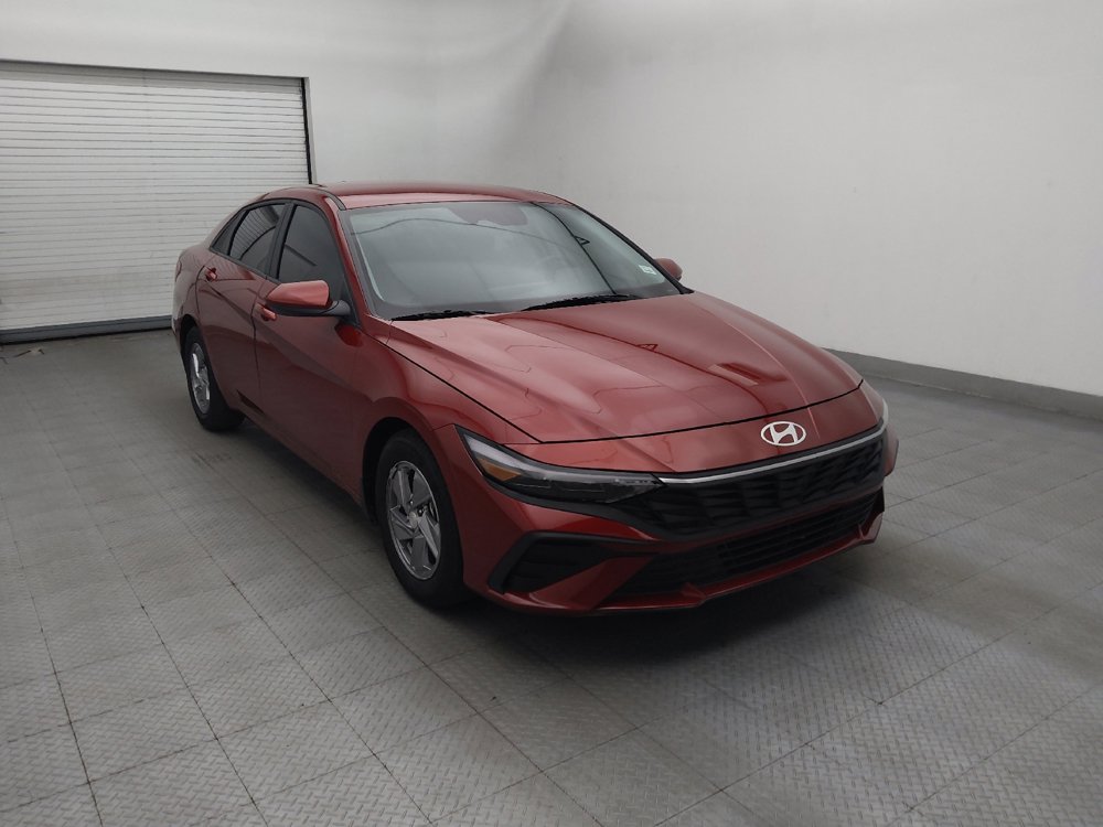 Used 2025 Hyundai Elantra SE FWD image 13