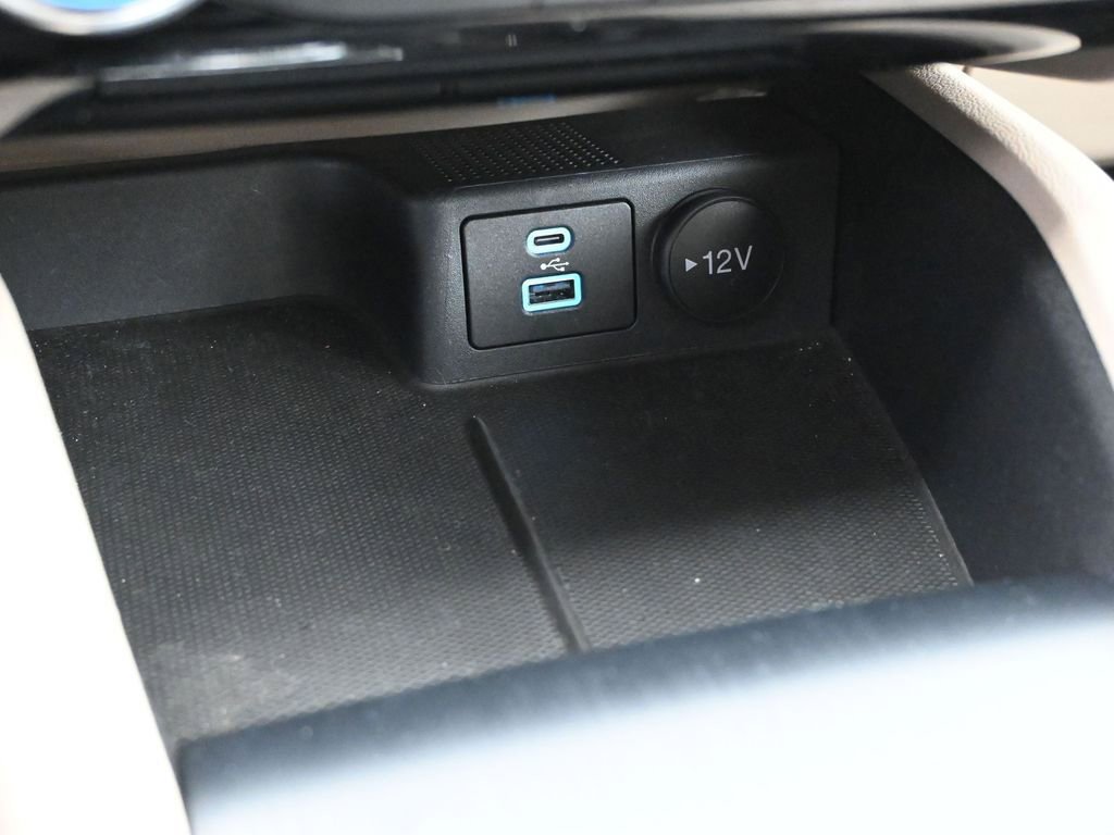 Used 2022 Ford Escape SE w/ Convenience Package FWD image 19