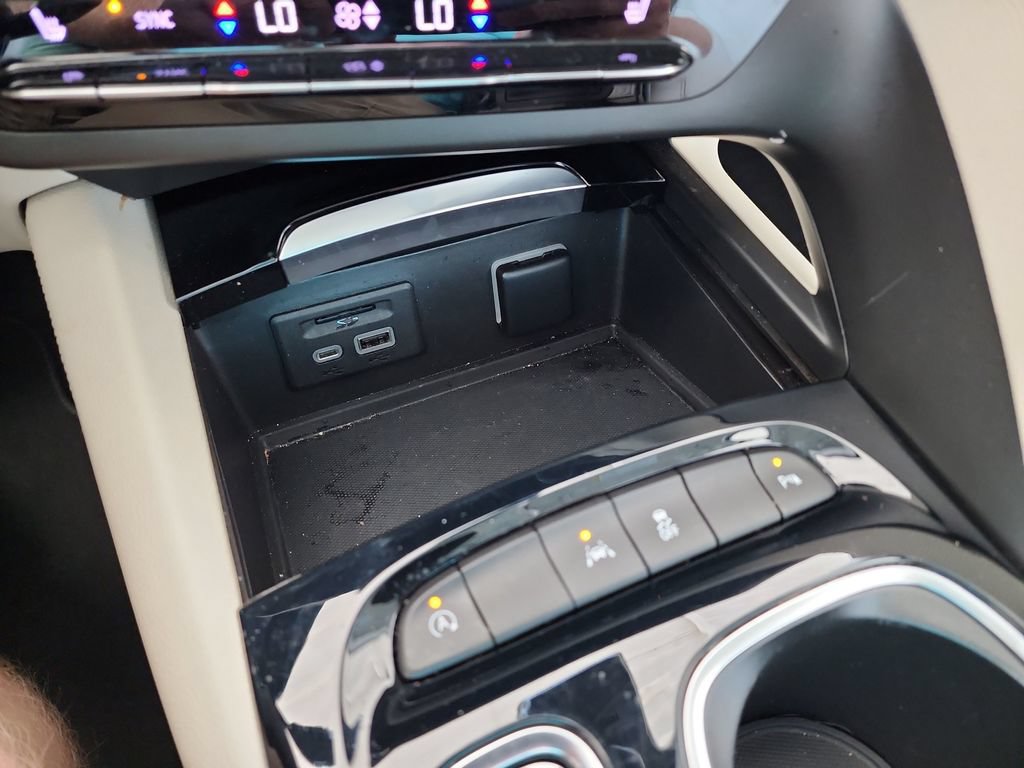 Used 2021 Buick Envision Essence w/ Technology Package I FWD image 31