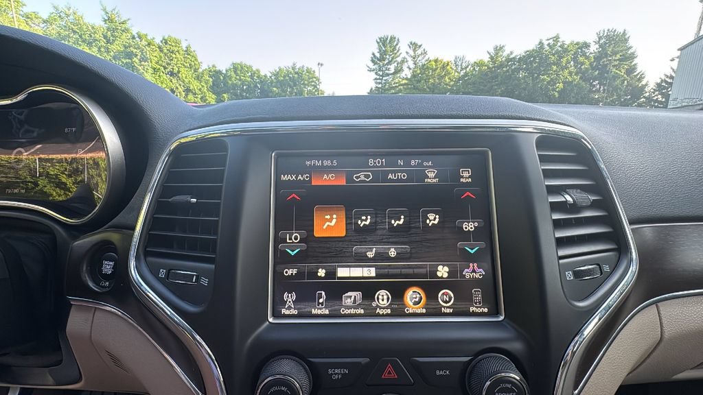 Used 2017 Jeep Grand Cherokee Limited AWD/4WD image 18