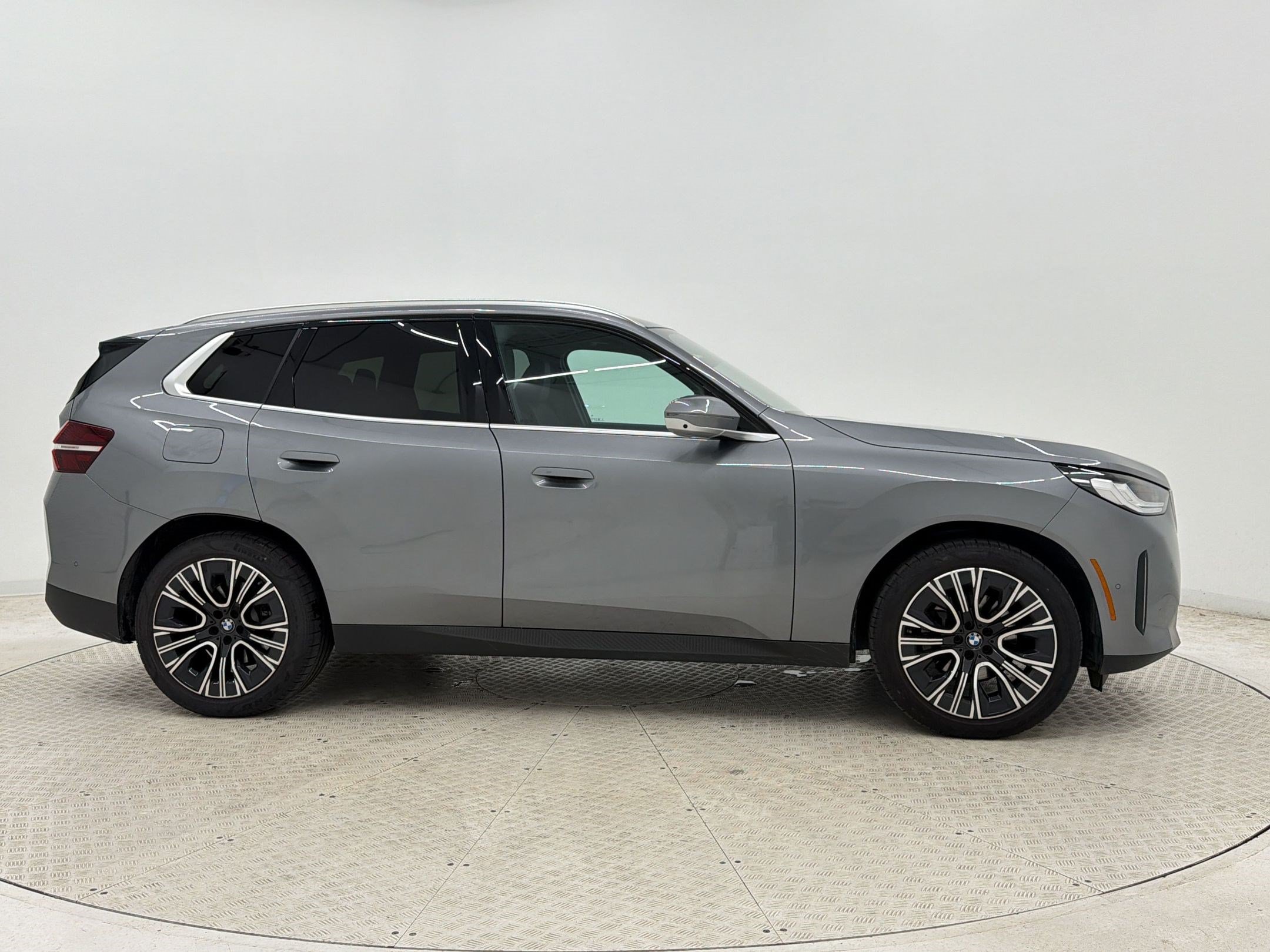Used 2025 BMW X3 xDrive30i w/ Premium Package AWD/4WD image 8
