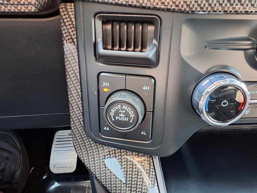 Used 2025 Ford F150 Lariat w/ Equipment Group 501A Mid image 13