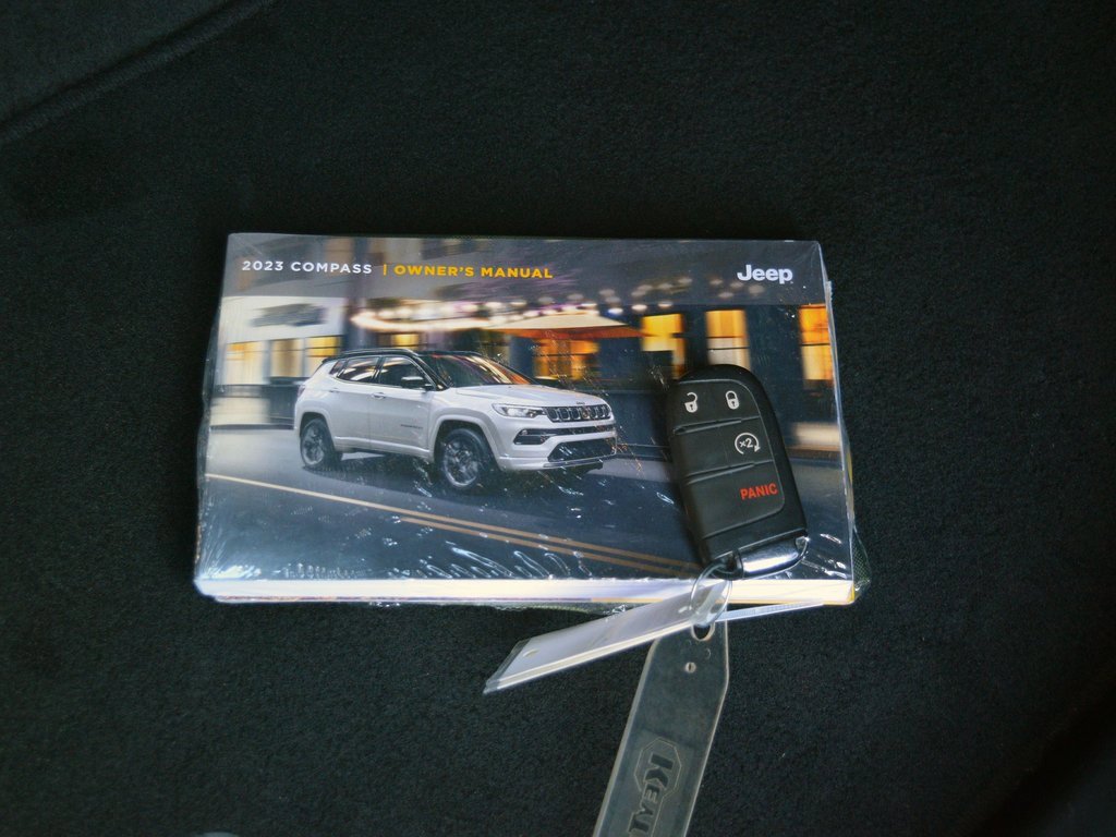 Used 2023 Jeep Compass Limited image 36