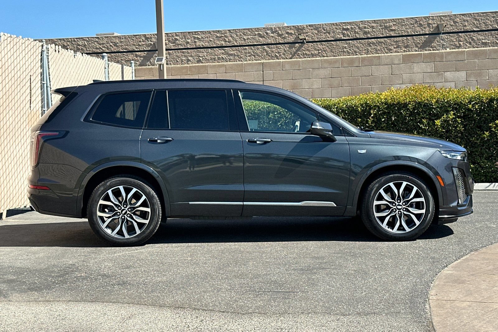Certified 2021 Cadillac XT6 Sport AWD/4WD image 3