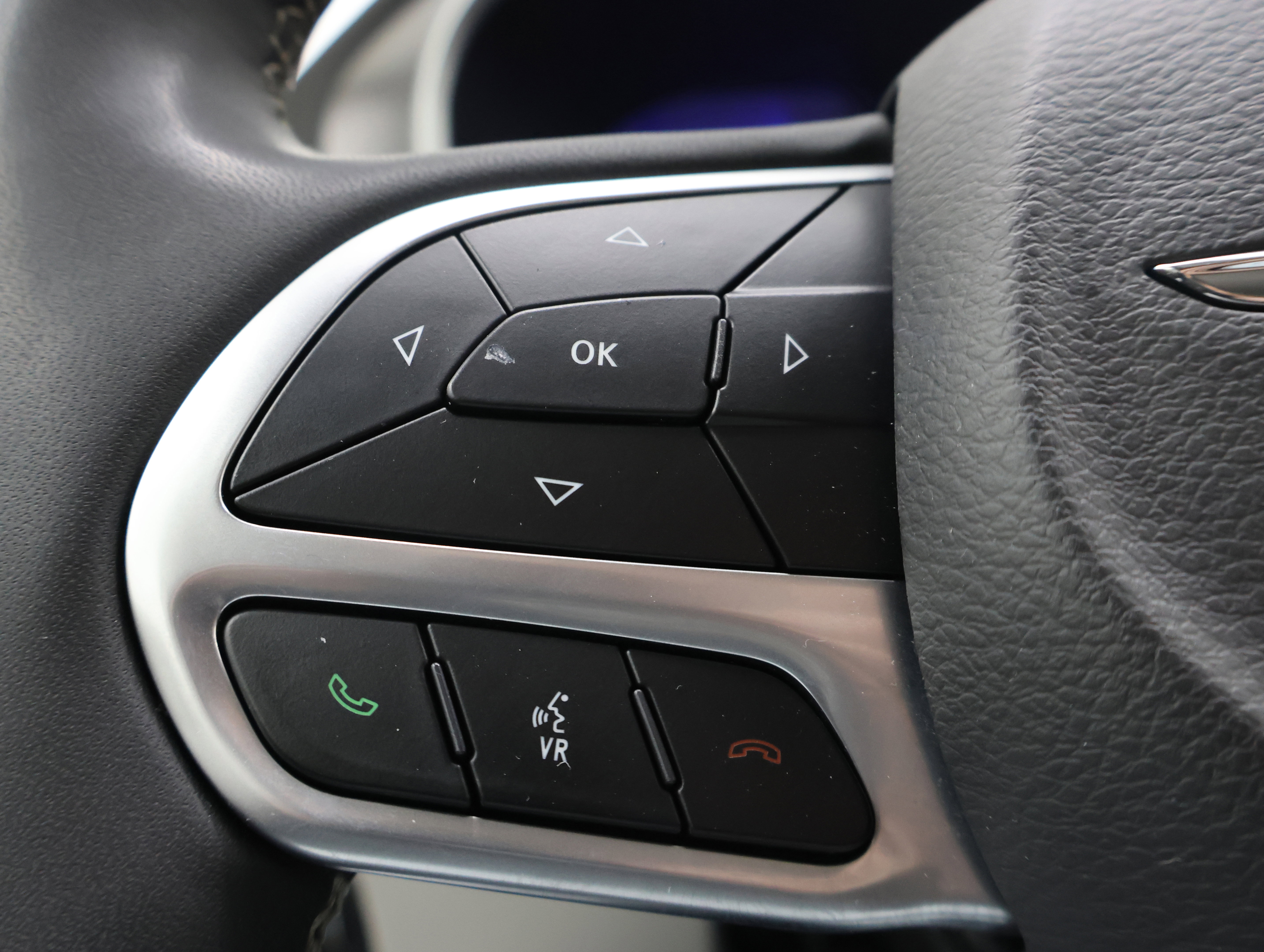 Used 2024 Chrysler Pacifica Touring-L FWD image 16