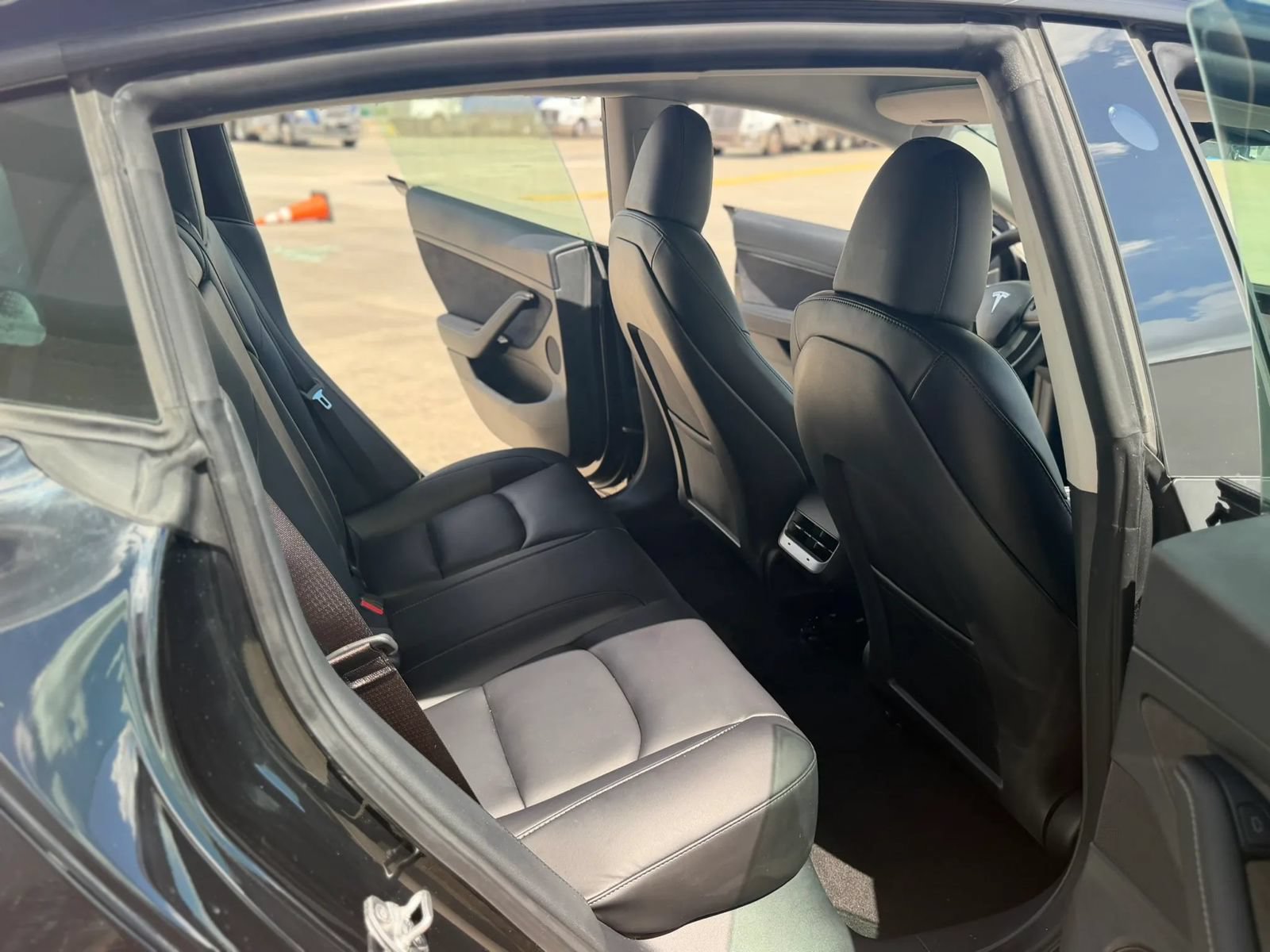 Used 2023 Tesla Model 3 Standard Range RWD image 18